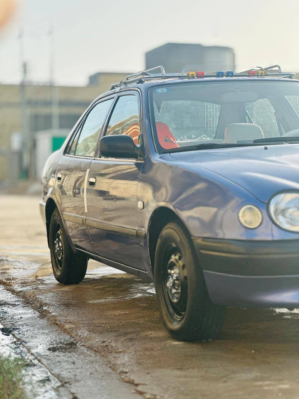 السلام عليكم
سيارة كوريلا للبيع موديل 98 اصوليات مكفولة بأسمي 
هذا رقمي ***********
السعر 50 وبيها مجال
