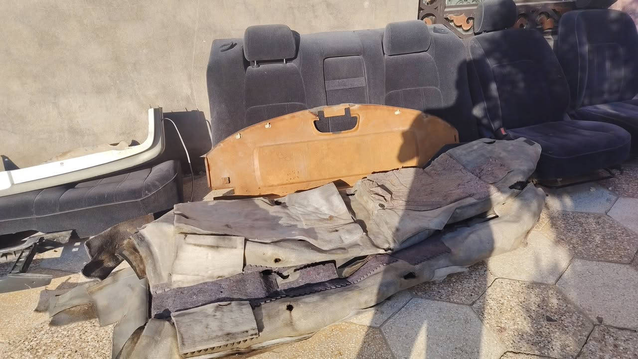 سلام عليكم فره وغرفه كامله راس الثور سلفريه نضيفات لبيع ***********
