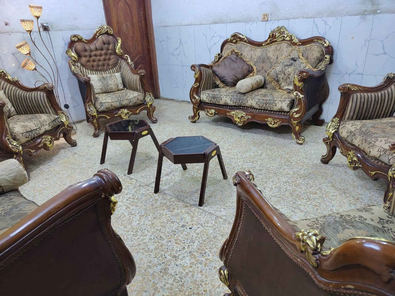 سلام عليكم تخم زان مصري عشر مقاعد
ب٤٥٠ مكان منصور وشاش
هذه رقمي ***********
@إشارة
