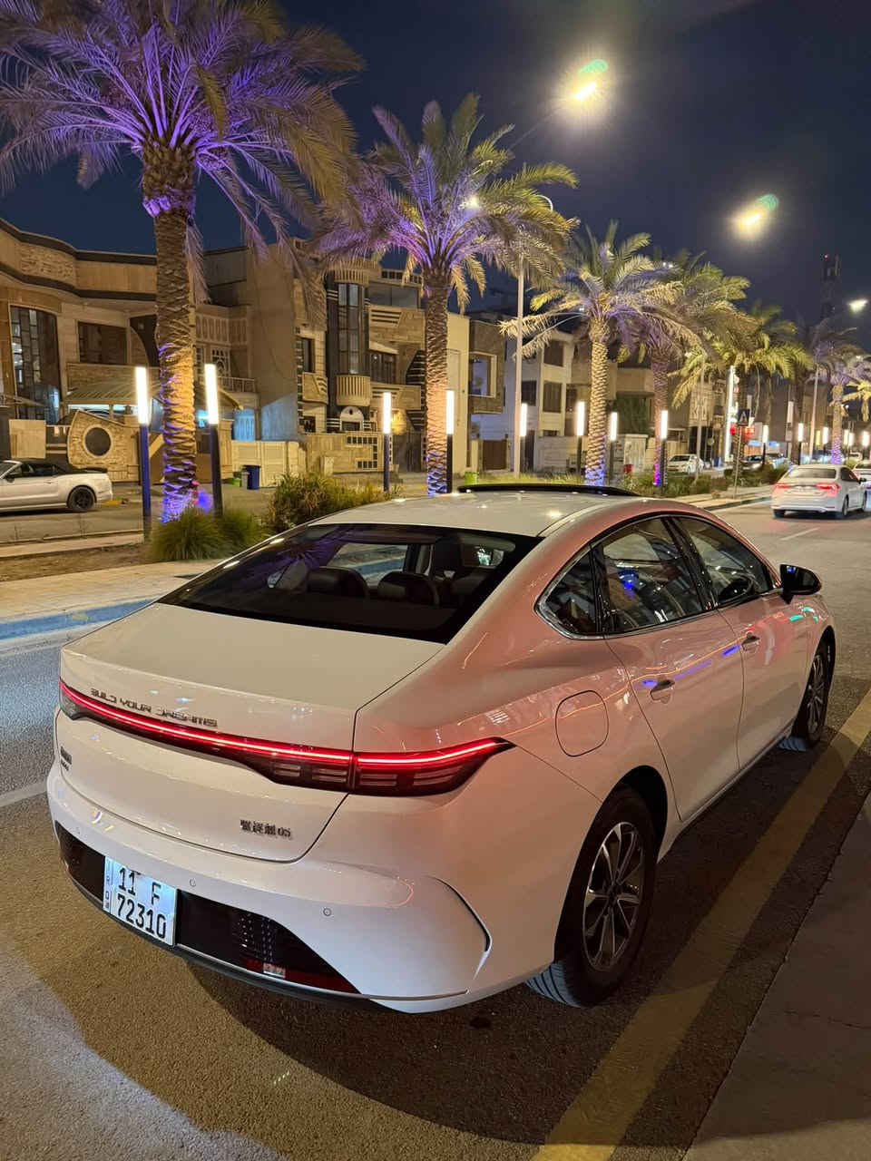 بي واي دي دسترويل 2025ماشيه6800ملاحضه السياره بيها طخه خفيفه بل جاملغ الايسر وممصلحها مكانها بغداد اليرموك اربع شوارع
السعر٢١و٧٠٠ 
الرقم***********
رقم الواتس اب***********
