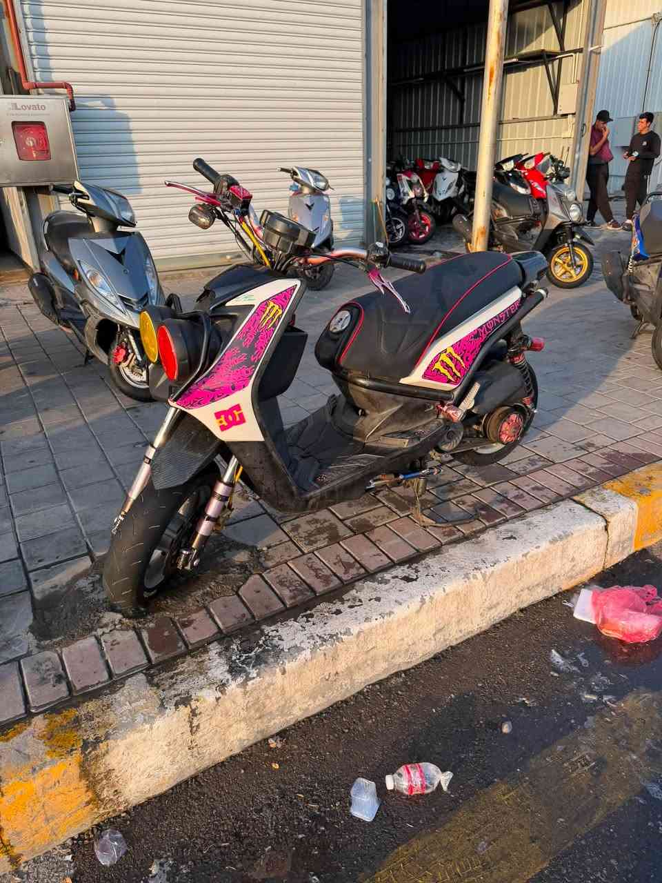 معرض الواثق لتجارة الدراجات النارية 

متوفر ياماها سكنس جبلي 
عليها تزويد 
مكينة TTMRK كور مسح 
عليها زوج كلجات رياضي 
عليها صالنصة بوري عدل نحلة
عليها بكلايت ار سكس رياضي 
بجم مازدتين 
ستيرن كرزي رياضي كامل 
دبلات خلفية كرزي رياضي 
قاعدة رقم كرزي رياضي 
قطرة اكسل كرزي رياضي
فراك بريك كرزي رياضي 
قبق فلاوين فضي 
قطرة دهن مكينة رياضي 
كشن رياضي 
قبق بانزين كرزي رياضي 
زوج اطارات جلاتين 
يدات بريك كرزي 
قبق عمبار كرزي 
طرر كاعية كرزي 
صدر امامي وفج رياضي 
ملاقط كرزي رياضي 

العنوان بغداد شارع فلسطين الضلال 
السعر اتصل وتدلل 
***********
***********
