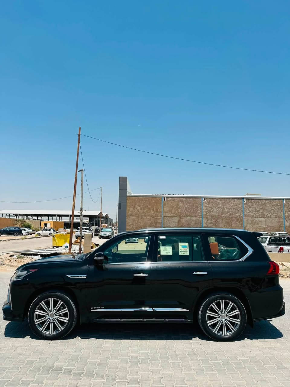 سلام عليكم 

لكزسLEXUS .LX570.  بريم اصل 

-الموديل. 2017

السياره ماشيه ١١٥ 

-الكفاله.  مكفوله. من الصبغ   حتا دعاميته 

-المروس حسب القناعه

لاستفسار اكثر هاتف ***********
 

الموصفات 

1-تشغيل بعد

٥بصمات وكارت

3-المحرك 8 5.7

السياره فول موصفات.

4-جنطه كهرباء

5-جنطه شفط

6-داخل قرميدي بريم اصل

8-مري شفط

4 كامرات

10-جميع الكشنات كهرباء

11-جكات تصعد وتنزل

12-ستيرن وكشن ذاكره خزن

13-فتحه سلايت 🌹

14-مانع انزلاق 🌹

15-تحكم جهتين 🌹

16-فور ويل 🌹

السيارة رقم بغداد مميز  بأسمي تحويل مباشر

وباقي الموصفات المعروفه لكزز 

***********
