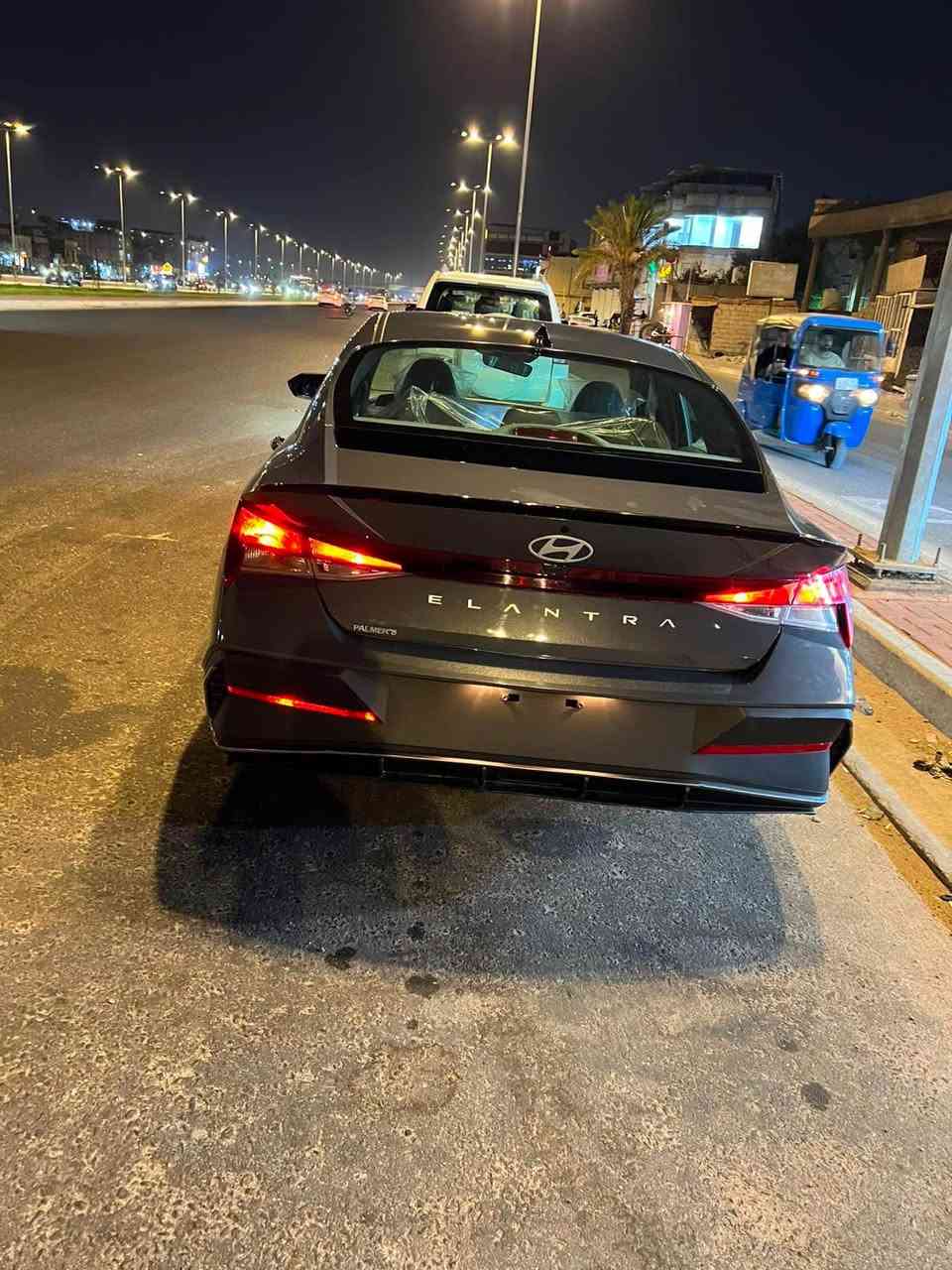 ‎النترا ٢٠٢٥ مرقمه شهداء بصره لون سمنتي فول عدا الفتحه حادثها بس البنيد معدل ع البارد ***********‎ ابو الخصيب, البصرة
