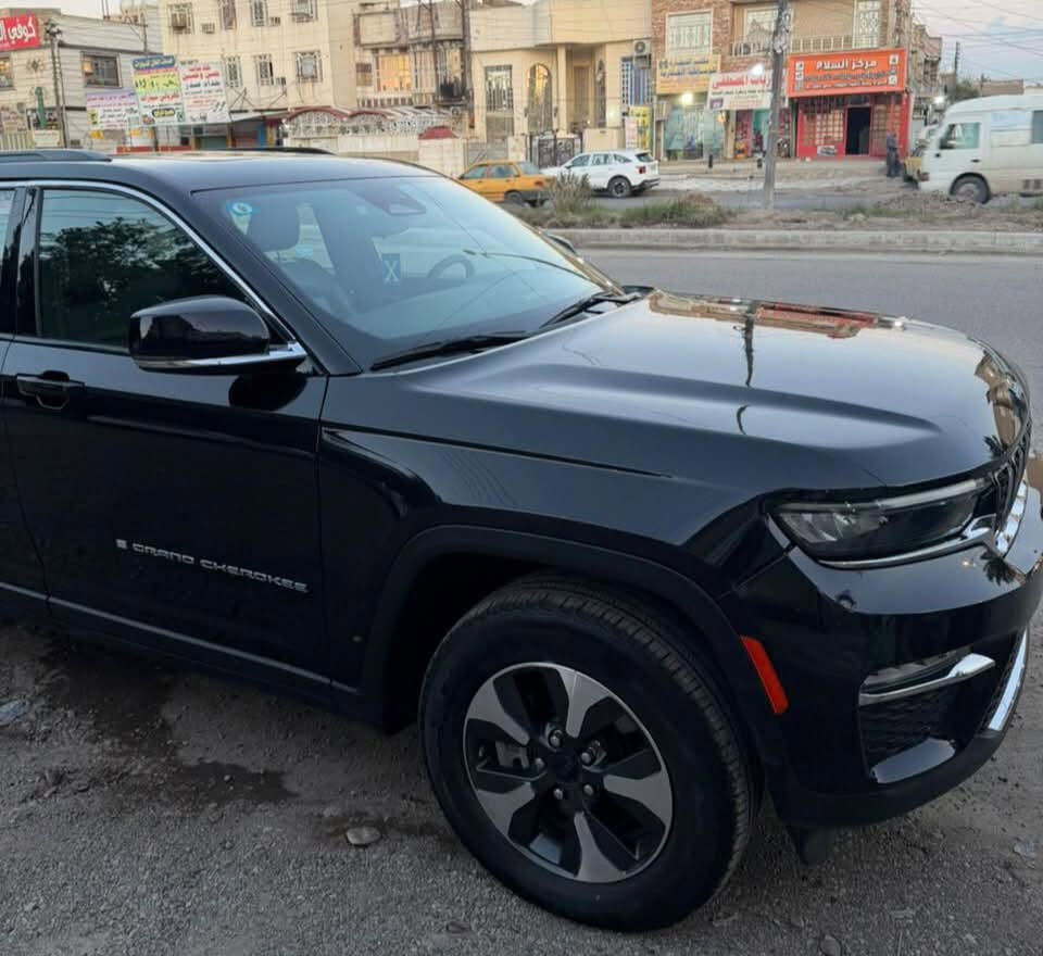 ياالله بيع سريع عندي ضرف ومحتاج فلوس السلام عليكم عندي جيب 4xe لمتيد 2024

بدون اي ايرباك 

اجت حادثها تقرير مياه امطار 

شغالة مناك كلشي مابيها 

انطخت عندي بالجاملغ الخلفي مال سايق هلال صبغ بيها السياره لمتدد فول مواصفات معروفه مواصفات المتدد العنوان بغداد البلديات تفاصيل اكثر الاتصال على ***********
