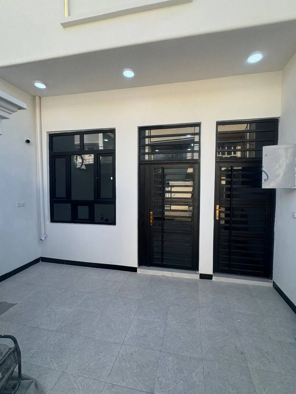 بيت جديد للبيع (بناء حديث وجاهز للسكن) 🏠
​المساحة: 100 متر (طابق)
​الموقع: دور الزراعة الثالثه
​الملكية: طابو صرف زراعي، سند 25 (وكاله )
​الميزات: موقع مميز وقريب جداً من المدرسة مع توفر كافة الخدمات الأساسية (ماء، كهرباء، أسواق، وتبليط) ✨.
​السعر: 60مليون وقابل للتفواض 
​📞 للاستفسار والمعاينة، يرجى الاتصال على الرقم: ***********
(أو المراسلة واتساب)
