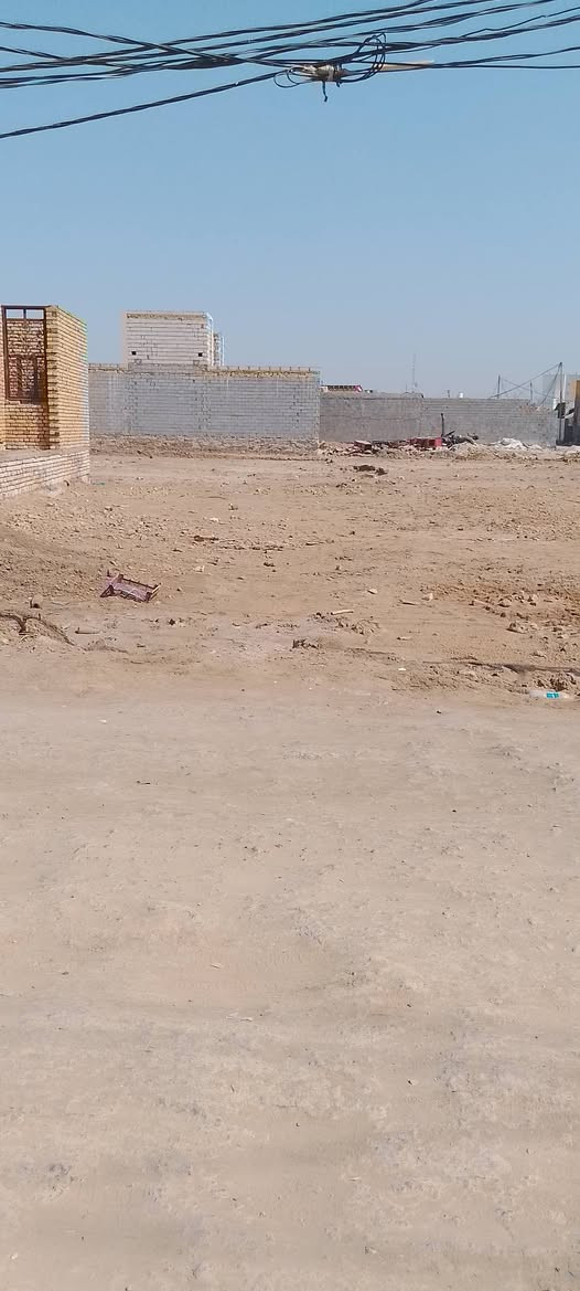 السلام عليكم ورحمة الله وبركاته 
قطعة زراعي للبيع خلف سكة القطار في منطقه العگر
المساحه 200 متر يوجد بالقرب منها ماء وكهرباء على شارع 
السعر 17 مليون مع مجال بسيط للاستفسار ***********
