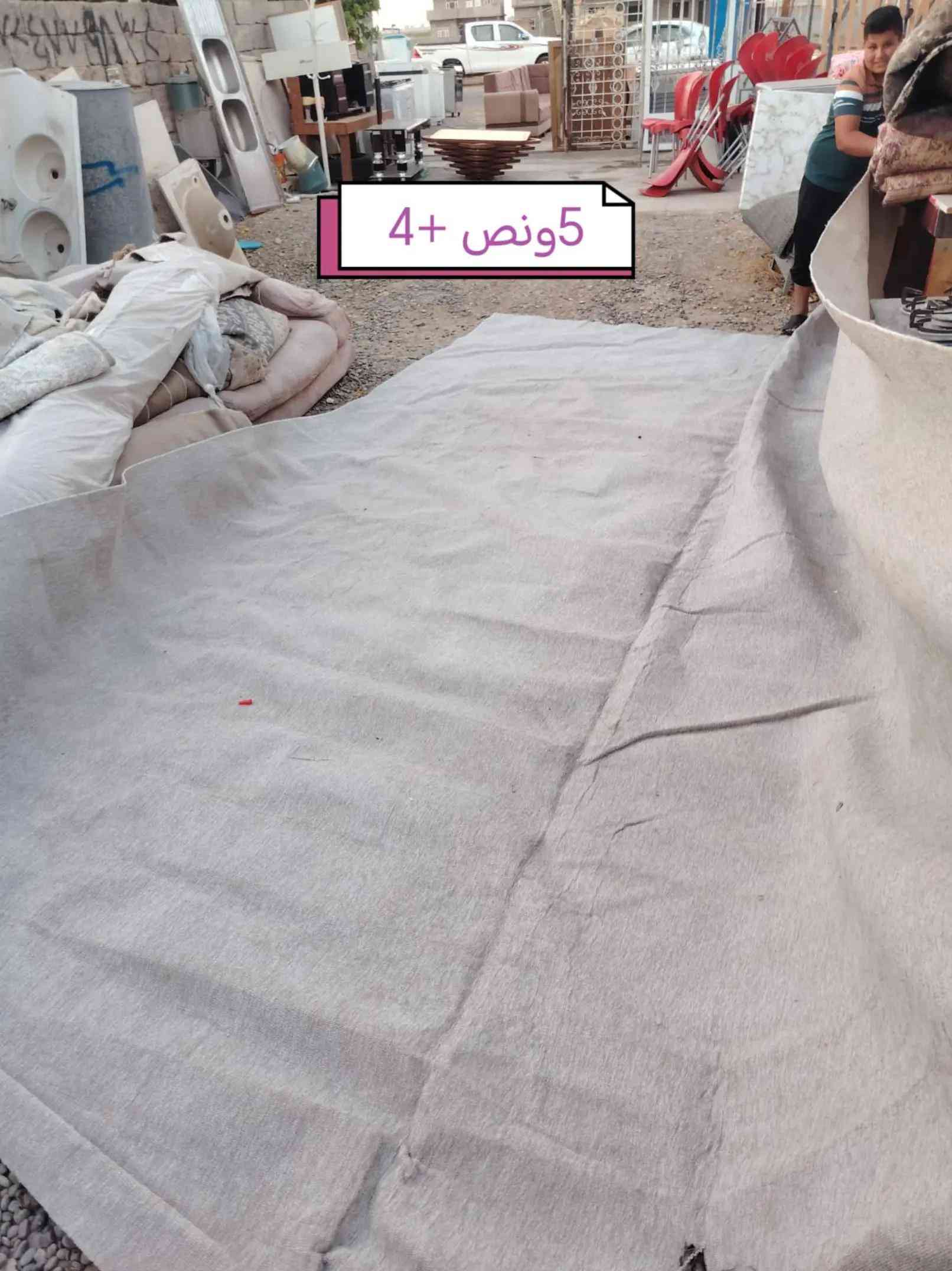 بضاعة اليوم الجمعه تابعوا البث اسعار  فلس ونص معرض البركه فرع الحله  العنوان بابل سدة الهندية منطقة المهناوية  ***********

نص مكتوب في الصور:
- 4+3
- 5 و نص + 4
- 6+30و3
- 3 ونص + 5