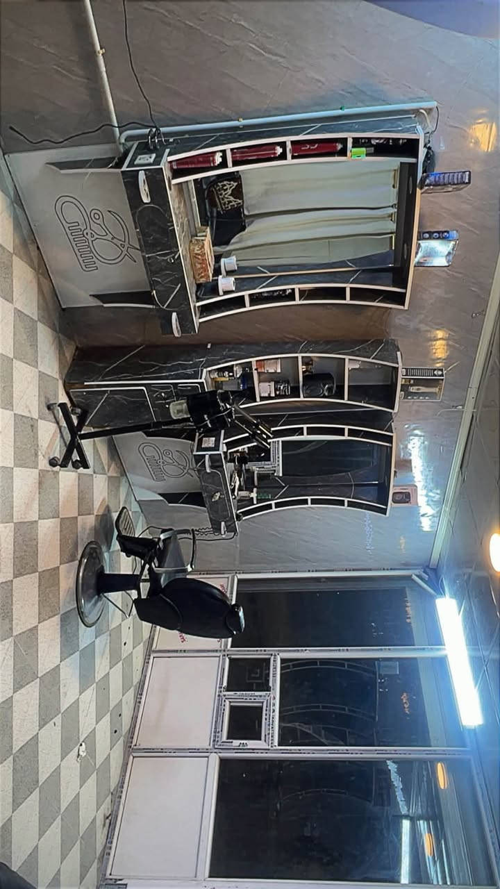 غراض حلاقه للبيع ميوزه اثنين وكرسي حلاقه وكراسي اثنين ومغسله وبخار حار وبارد وجام خانه بسعر مناسب الاستفسار *********** واتساب
