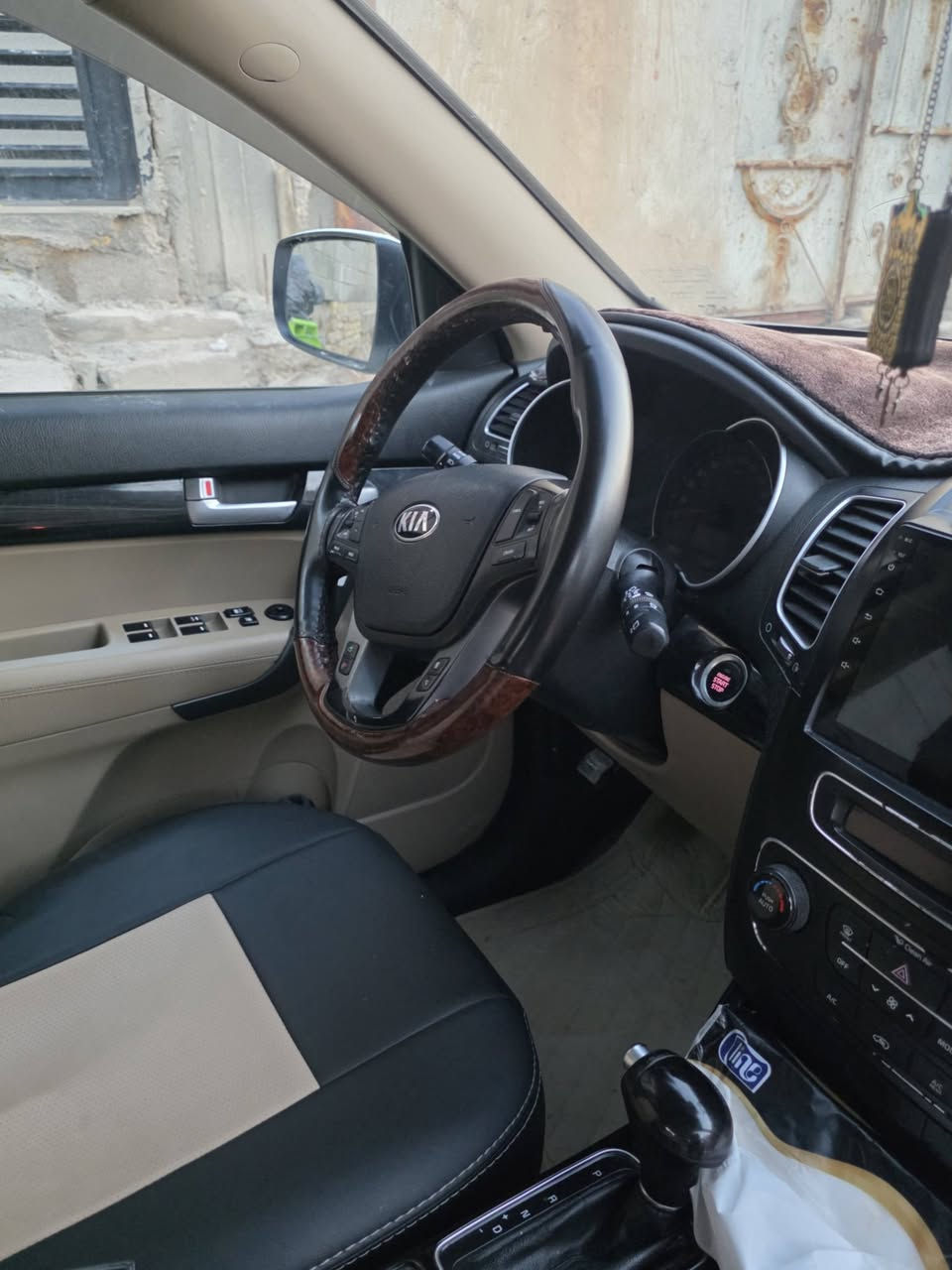السلام عليكم
تحيه طيبه
للبيع كيا سورنتو2015   🚗
✅#سورنتو موديل 2015 خليجي  مكفوله السونار مرفوك بلمنشور  
✅#المحرك: (4سلندردوش)
✅#رقم السياره بصره 
✅#مكان السيارة :البصره القرنه 
✅#المواصفات الكاملة: فووول عده #بنوراما
✅بصمه +دوشمه كشنات +ارضيه
✅#سعة 7 راكب مع تبريد 3 قطع
✅#حساسات أمامية وخلفية
✅#كشن السائق كهرباء
✅#إشارات بالمرايا + مرايا شفط
✅#إشارات ترحيب بالدوسة وفي الأبواب + إضاءة LED بالأبواب
✅#تحكم ستيرن 4 جهات
✅#إضاءة LED خارجية امامي وخلفي
✅#السعر 153  وبي مجال
✅📞👇🏻👇🏻 #للاتصــال_أو_المراسـلة
#واتساب ***********
اتصال 👈
