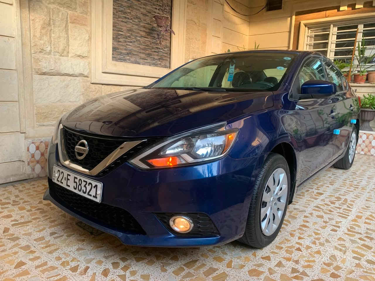 نيسان سنترا                       
NISSAN SENTRA 2017 امريكي 
مكينه 18
كير اوتوماتيك.
ماشية 97 
اربع جام كهرب.
اربع اطارات جديدة .
تحكم ستيرن جهتين.
تحديد سرعة .
نظام رياضي وعادي.
 نظام مانع انزلاق 
نظام ايكو  ECO.
بلوتوث Bluetooth .
ايرباك راجع سستم.
ارضيات وفرشة صندوق اصلي  ومختوم سنترا…
رقم اربيل الجديد والشرعي بالموصل .. السيارة جديدة بدون ملاحظات…ضررها طخة خفيفة من الامام وفقط بوند صبغ بدون معجون.. مكينة مامفتوحة وكير وتبريد وطخم وكهربائيات كلها مكفولة  … السيارة بلادية وجديدة .. السعر النهائي 98 للاستفسار ***********
