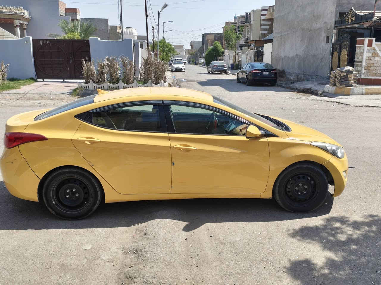 السلام عليكم النترا 11للبيع بيهه طخه بالجامرلغ الامامي والصندوك بدون دواخل السياره تدفئه تبريد منضومه جديده صدر امامي خلفي بس المكينه تنقص دهن المكان ديالى  السعر 75 الاستفسار ***********
