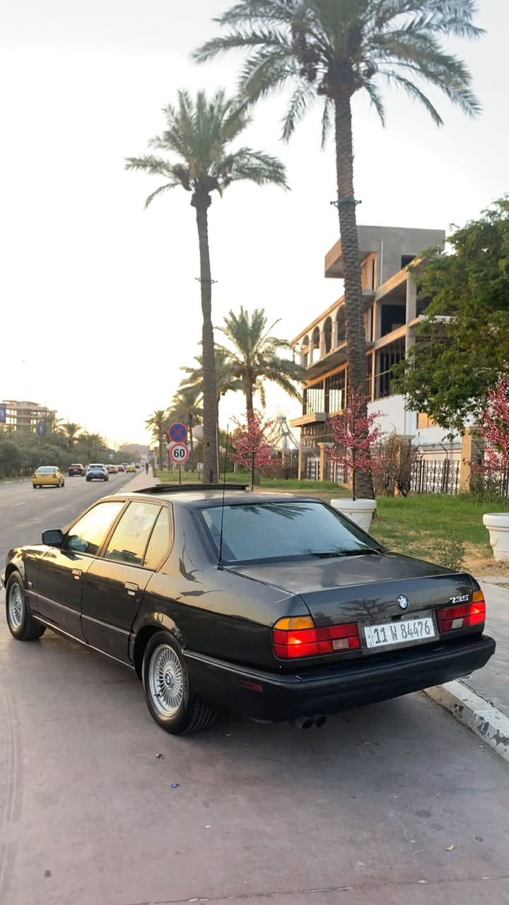 للبيع Bmw735 
 موديل ٩١ رقم بغداد الانكليزي باسمي تحويل مباشر هزه جديده 
محرك كير شغال ١٠٠/١٠٠
حداديه طوبه امامي خلفي ١٠٠/١٠٠
تبريد شغال ثلج 
موصفات 
كمبيوتر دبل جكمجه 
سلايد رووف طكيتن 
داخل جلد اسود كارتير 
بطاين جلد اسود صاج ملكي 
ترايش لمتد سود 
برده خلفيه بلاد 
جعمقه كهرباء  ستيرن جدا خفيف 
مزدات بكلايت اصلي 
تخم ويل شعاع اصلي وتخم تاير جديد 
مسجل بلوتوث 
نفاظه قلاب 
لايت زنون ناصي عالي 
سياره مصبوغه حزام فقط 
بدون اي ضربه ولا خايس 
عليها ادامه كامله مال جناي 
السعر 58$ 
للاستفسار الاتصال على الرقم ***********
مكاني السيديه حي الاعلام
