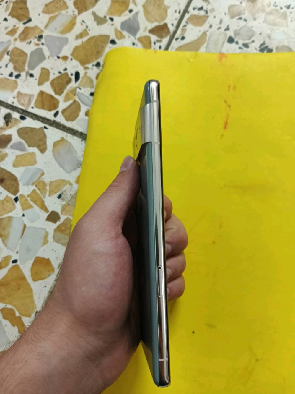 كوكل بكسل 7برو
ذاكرة 256/12

الجهاز نظيف جدا بيع او مراوس

فقط بي نقطة بالشاشه وما مئثره 

عل لمس حته مكان النقطه يلمس

يعني ما تئثر ابد 

رقمي ***********
المراوس يرهم
السعر 350 وبي مجال بسيط