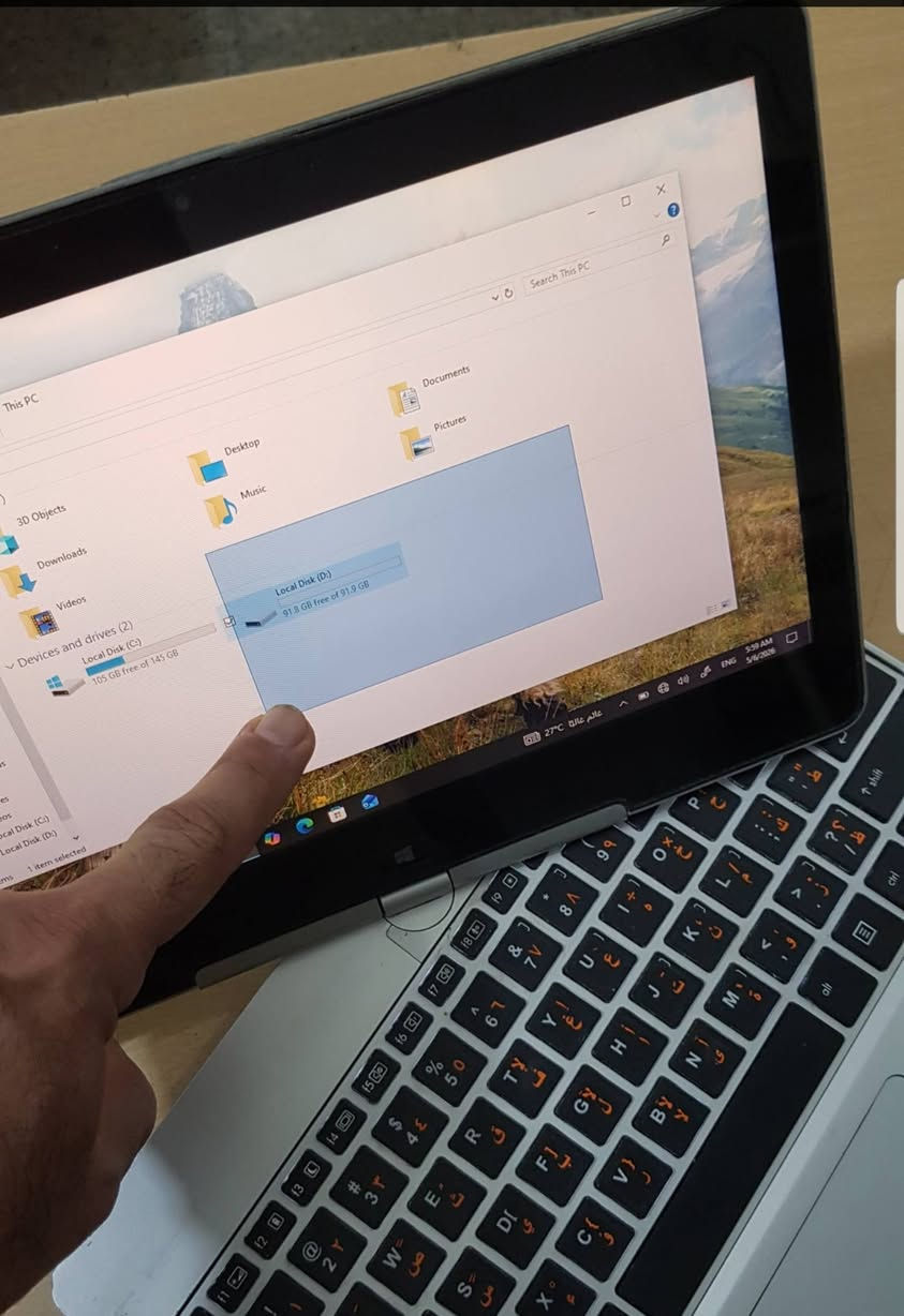 تحية طيبة .. لابتوب  hp كور اي 5 الجيل الرابع ورام 8 كيكا وهارد ssd 256 شاشة دوارة و لمس 

                      (( السعر ثابت 170 الف دينار  ))

hp revolve 810
المعالج  Core i5  الجيل الرابع
رام 8 كيكا 
هارد  ssd 256  
حجم الشاشة 11.5 
كيبورد عربي إنكليزي

 للأتصال عادي و واتساب *********** 
شارع الصناعة اوقات الدوام ( 9 - 4 ) يوجد خدمة توصيل داخل بغداد ولجميع المحافظات لمشاهدة كافة الموديلات 
يرجى زيارة الموقع على الفيس بوك ( لابتوب بشير لاين
