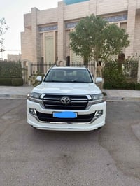 لاندكروز • ٢٠٢٠ • بغداد باسمي