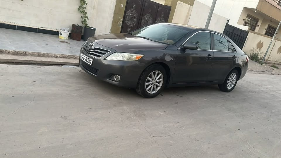 السلام عليكم كامري 2011 SE بدون صبغ فقط جلغ البونيد وسقف قليل مع بطاقة بانزين السعر 104 وبي مجال بسيط  ***********
