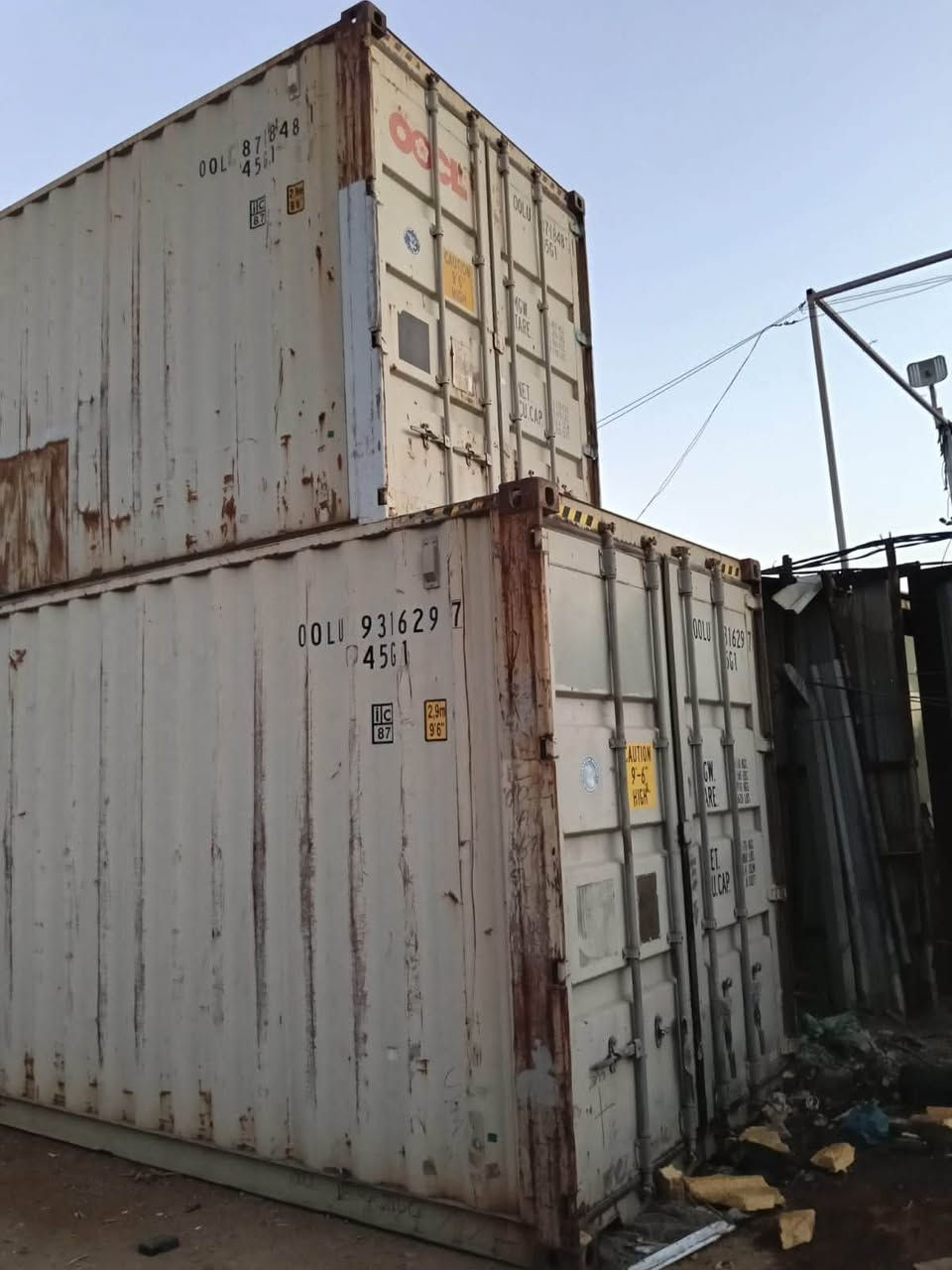 حاويه للبيع طول ١٢متر ٤٠قدم العاليه ارتفاع ٢٩٠ هاي كيو ام الفسفوره مكانها بغداد بحاله جيده جدا السعر الاتصال على الأرقام التأليه/***********/***********
