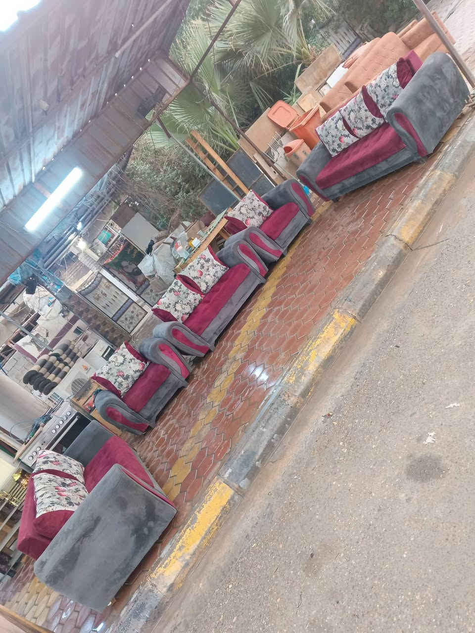 طقم ١٠ مقاعد • مستعمل نضيف • العزيزيه باب الحاره