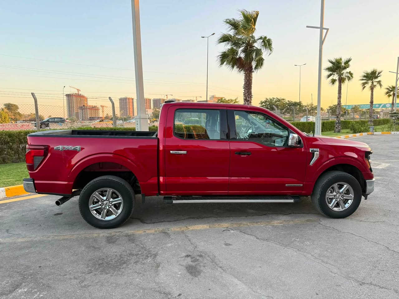 السلام عليكم
فورد F-150 موديل 2024 هايبرد 
حادث جاملغ وبنيد وتعديل بدايه الشاصي فقط وايرباكات برده ودركه فقط وراجعه الدركه سستم والبردات مقاومات  وهاذا رقم الشاصي  
‏1FTFW3LD5RFA31487
مواصفاتها 
صفر كود مسج
ماشيه 50 الف مايل
بصمه تشغيل عن بعد 
شاشه جبيره 
4 كامرات 360 درجه
اناره 360 درجه
رادارات 360 درجه
تبريد قطعتين 
باب البدي كهرباء 
مرايه خلفيه كهربائيه 
كشنات تدفئه 
نقطه عمياء حساسات امامي خلفي 
منافذ كهرباء في الغرفه والبدي 
كشنات كهربائيه 
العنوان بغداد الغزاليه 
رقم الهاتف ***********
 السعر 265 
اخوان ذكرت كل التفاصيل ورقم الشاصي  والقطع المستبدله اصليه كلها  رجاء بس الجاد يتواصل والسعر ماكو هيج سعر بل عراق بس متوازي
