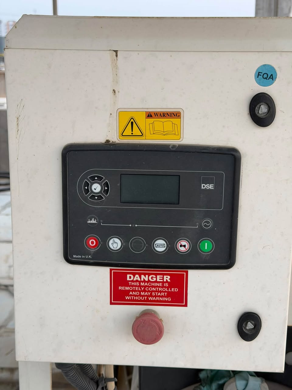 مولد گاز قدره ١٥٠ kv استخدام قليل جداً 

تنطي 450 امبير 

للاستفسار 
***********

نص مكتوب في الصور:
- Tet generators