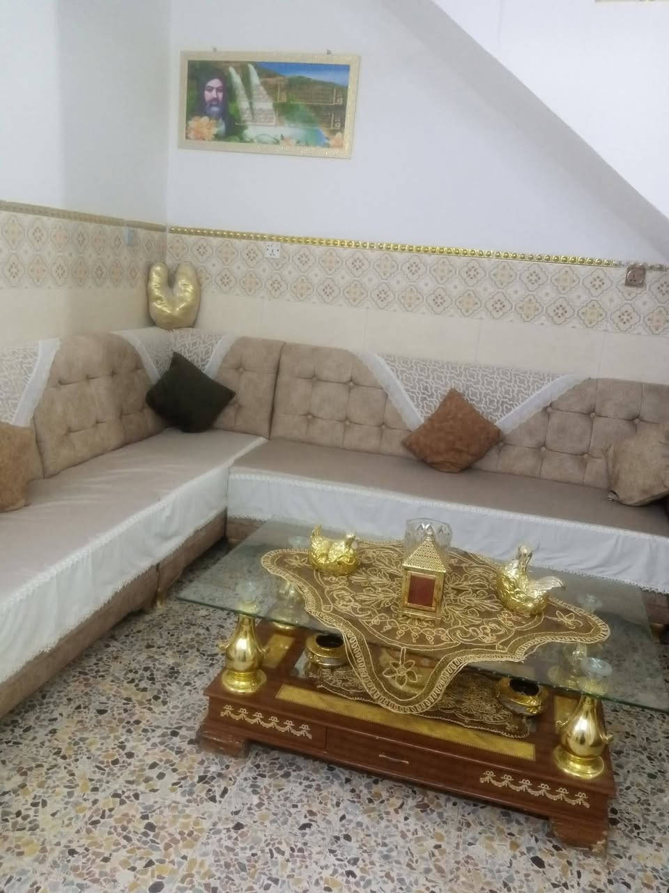 السلام عليكم من رخصة الاادمن 
عندي بيت  طابو زراعي سند 25 في بغداد العبيدي  شارع التربيه  بداية حي السفير قرب سوق العبيدي البيت مساحه / 125 /  متكون من غرفه  نوم واستقبال وصاله ومطبخ ومنور وطرمه وحمام خارج وحمام داخل 
وهذا الرقم الي يحب يتصل 
***********
