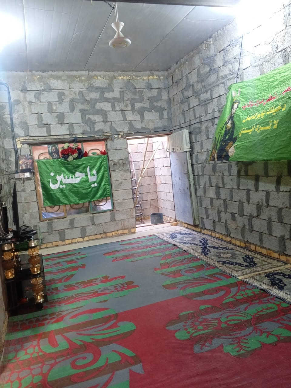 مشتمل مربع مساحة 105جهة الكورنيش سند 25 غرفه وهول مطبخ استقبال سقف سندويج الارضيه رفته كوت حي الحكيم خلف المستوصف نزلت ماركت علي الامير السعر20///***********
