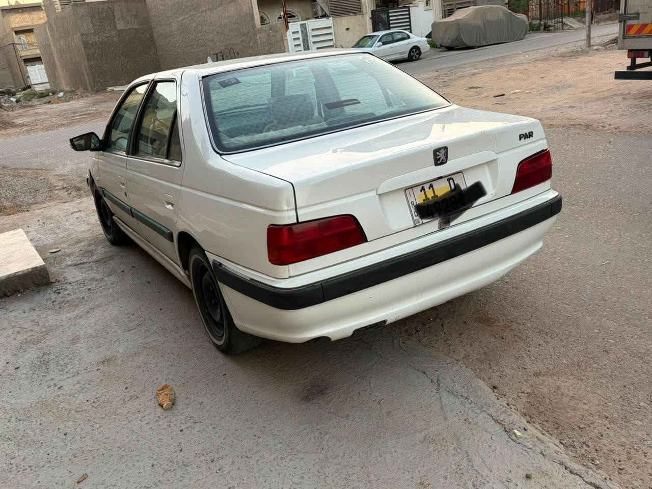سلام عليكم بيجو بارص مديل 15 رقم بغداد انكليزي تحويل ثاني يوم بيها خياسات بالدوس وضربه بسيطه بالجاملغ الأمامي مامصلحه مكينه فرنسي جديده عارضها ب50 وبيها مجال بسيط للإستفسار ***********
