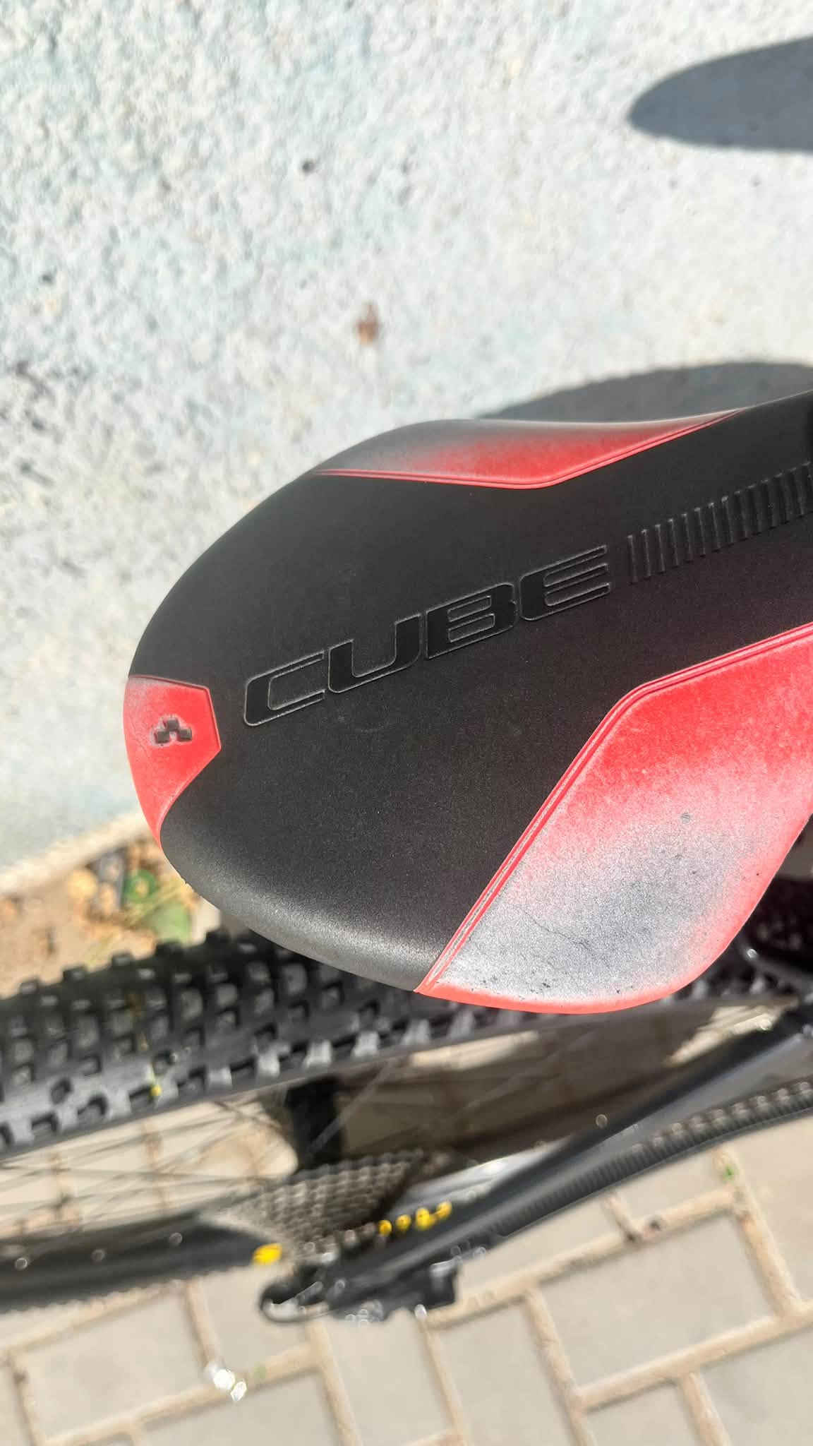 ⁨	Cube stereo hbc كاربون
حجم 29
المواصفات:
البريك shimano xt
كروبسيت shimano xt 11x2
الدبل الامامي fox rhythm 32
الدبل الخلفي fox float
درورب كيوب
ستيرن ركبة وسرج كيوب
تايرات ماكسز
السعر او الاستفسار خاص او ***********⁩
