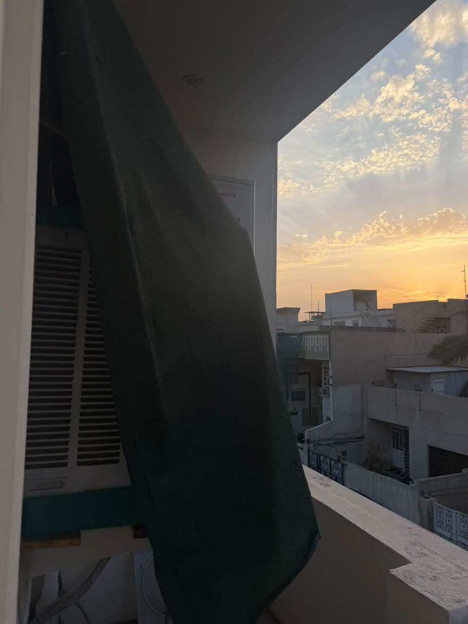 السلام عليكم ..مبرده برفاب الاصليه…اخذتها قبل شهر ومشغلها مرتين بعدها جديده لوك …اريدها ب175
***********
