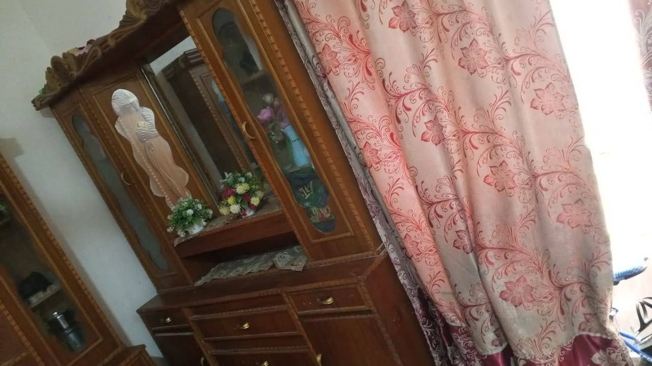 يلا عله بركات الله 
سلام عليكم 
غرفة خشاب 
للبيع السعر 850 وبيه مجال 
*********** بيه واتساب وموجود خاص 
@إشارة
