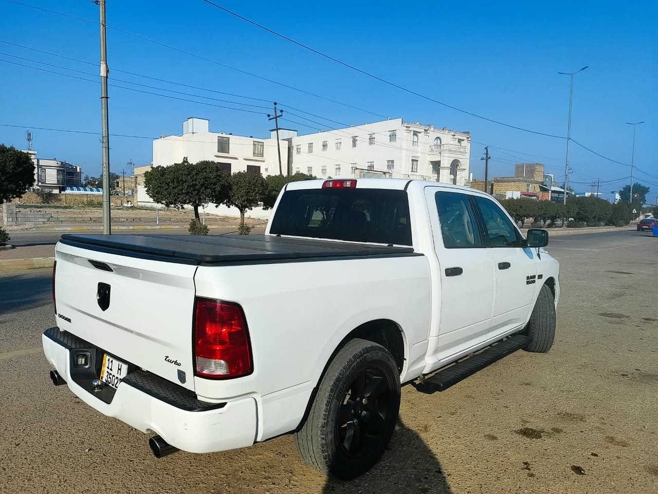 السلام عليكم 
للبيع دوج رام كلاسك
السعر 185$ وبيها مجال
مديل 2018 
محرك 5.700 
سياره جاهزه وحلوه اي نقص مابيها 
مكان السياره ميسان العماره مركز المدينه 
***********
صور الحادث مرفقه

