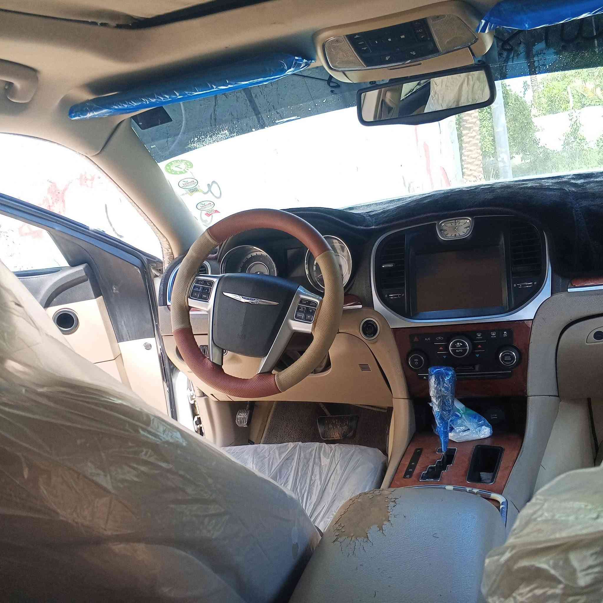 سلام عليكم شباب 
گرايسلر s300 فول مواصفات وارد كندي 
موديل 11 محدث srt 23
 دواخل كارتون كير محرك تخم تاير  حداديه 90% بسمي رقم بغداد تحويل شوكت مايعجبك بيها رشات ابيع حزام سونارها موجود تواصل اتصل وبيك خير وتدلل   المكان كربلاء ***********
