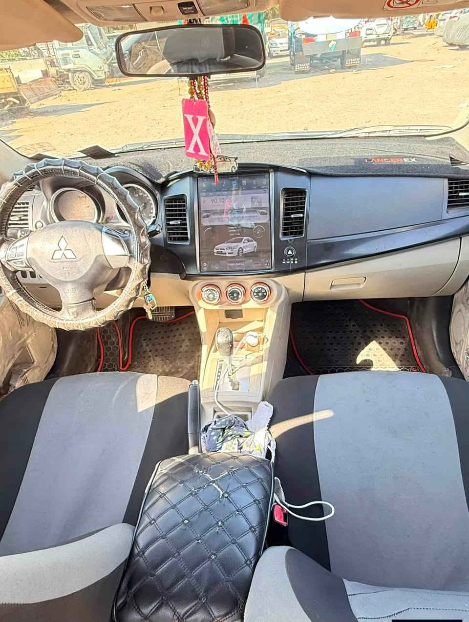 سلام عليكم مرخص صاحب الكروب
لانسر قرش موديل 16 
خليجي كامله على ٢٤ حبايه 
من صدر امامي وخلفي 
من محرك قبل شهر شاده جديد
من تخم تاير من  شاشه
من تبريد ثلج 
من كير مكفول 
سونار مندلاوي بيها 
***********
مكاني بغداد حي اور
