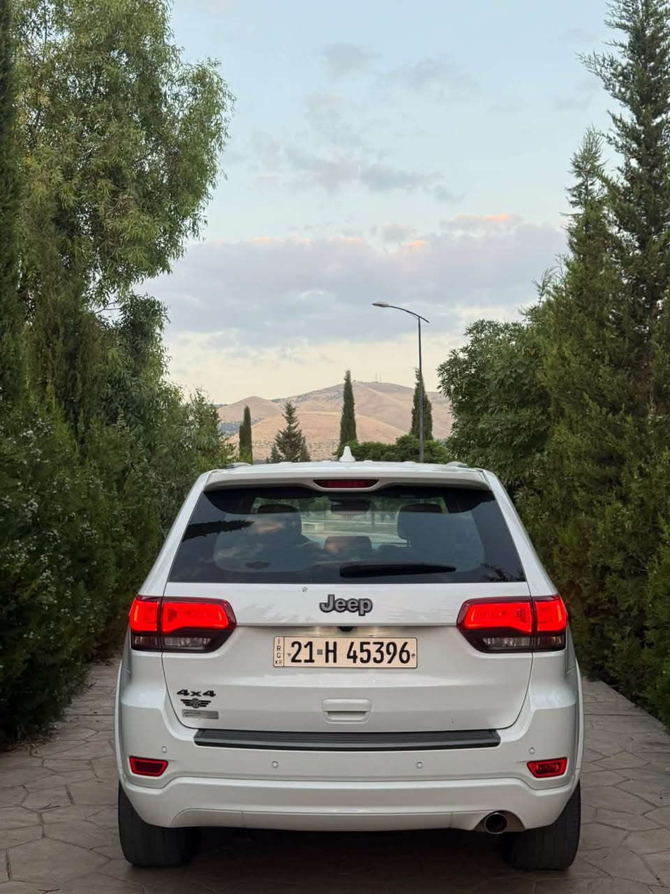 السلام  عليكم ورحمة الله وبركاته
‏‎‏‎       ——— لـلـبـيع  ———

جيب گراند شيروكي - Jeep Grand Cherokee

‏‎‏‎وراد خليجي .     —    بدون ايرباك 

‏‎‏‎الموديل           —    2021

فئة.                 —   80th استيراد شركة هارلم 

حجم المكينه   —     3600/ V6

‏‎‏‎اللون               —     ابيض     

‏‎‏‎المسافه المقطوعه — 96.000mi

‏‎‏‎حاله السياره.    —    ( كفاله عامه  ) (بدون صبغ بدون تبديل)

‏‎‏‎المواصفات 
‏‎‏‎- بصمة تشغيل 
‏‎‏‎- بصمة أبواب 
‏‎‏‎-تشغيل عن بعد 
‏‎‏‎-ترحيب عند الاقتراب 
-رادار امامي 
-رادار جانبي 
-رادار خلفي 
-تحديد مسار 
-تنبيه قبل الاصطدام 
‏‎‏‎-كشنات جلد 
-كشنات احمر مختمه 80th
- شاشه ديجتال 
-ستيرن كهربائي 
-اناره محيطيه 
-اشاره بالمرايه 
-حساس امامي خلفي 
-بردات خلفيه ‏‎
‏‎‏‎-شاشه كبيره تدعم نظام الأبل كار باي ونظام الاندرويد
-شاشه عداد ديجتال
-فتحت سقف بانوراما 
‏‎-دبل اكسل 
‏‎-اوتو ستوب
‏‎-وضعيات قياده 
‏‎‏‎-كشنات تدفئة ( اماميه - خلفيه ) 
-كشن السايق خزن ميمور
-كشنات اماميه تبريد 
-ستيرن تدفئة
‏‎‏‎- ستيرن بحركه كهربائيه 
‏‎‏‎- تبريد مركزي 
‏‎‏‎- بگ لايت LED 
‏‎-صندوق كهربائي 
‏‎‏‎-كرسي السايق والراكب بحركة كهربائيه 
‏‎‏‎-تحكم ستيرن جهتين 
‏‎‏‎-تحديد سرعه 
‏‎‏‎-مانع انزلاق 
‏‎‏‎-ليد نهاري
‏‎‏‎-كامره خلفيه دواره 
‏‎‏‎باقي المواصفات المعروفه 

‏‎‏‎السعر            — 293$ وبيه مجال للطيبين  

‏‎‏‎رقم السياره    — السليمانيه   

‏‎‏‎موقع  السياره — السليمانية
الاستفسار _ *********** واتساب
