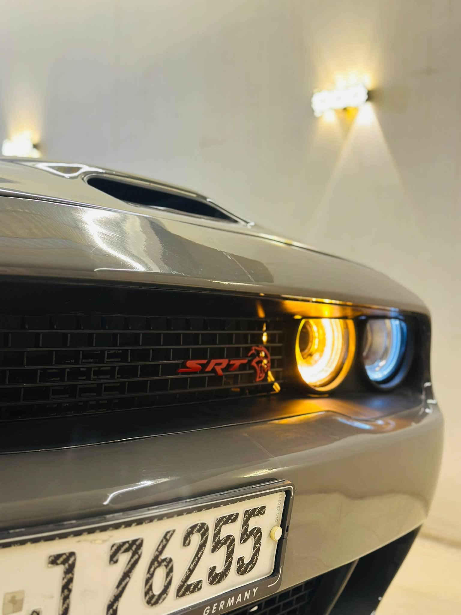 DODGE  CHALLENGER
-------------------------------------
#السعر : 127$ وبيه مجال بسيط 
‏
#رقم الهاتف : *********** 

#رقم السيارة : بغداد 

#مكان السيارة : واسط/العزيزية 
-------------------------------------
للبيع فقط بدون مراوس 
جالنجر موديل 2017 لون اسمنتي ماشية 88 الف وارد امريكي حادث سيارة جاملغ وبنيد ايرباك راجع سستم بلادي 

مواصفات بصمة دخول ذكي تشغيل عن بعد 

فتحة شاشة جبيرة تبريد قطعتين شفتات ستيرن 

محرك 6 سلندر 3600 تبريد شغال صدر امامي خلفي جديد 

رقم بغداد مشروع وطني هزة جديدة سنوية 2028 

 تحول مباشر سيارة نصبتهة كلش حلوة ومصروف عليهة 

ويل حجم 20 SRT تو سايز وتخم تاير جديد غرفتهة كلش نضيفة

