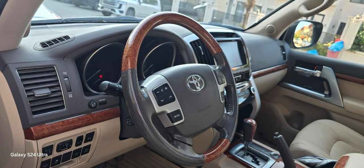 لانكروز VXR • ٢٠١٣ • كفاله الشركة