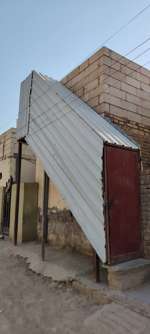 درج تسكام شيلمان ثقيل للبيع 
عرض 1 متر طول 9 او 8 تقريبا 
العنوان الديوانية حي الوحدة خلف مدرسه الغصون ***********
