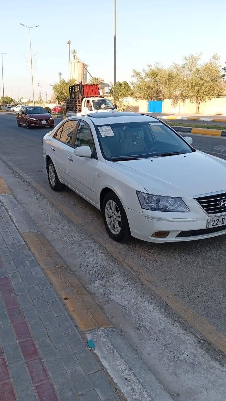 سلام عليكم للبيع سوناتا 10
خليجي مكينه ٢٠٠٠دوش شرط جديده مال حاوية 
مافتوح برغي بيه
فول موصفات عدا البصمه 
كير مكينه حداديه تبريد تخم تاير كفاله

سياره بيه جاملغ امامي تبديل بدون دواخل

رقم أربيل انكليزي سنوية 2030 حته الهزه ماصاقطه

السعر قفل 95 مكان السياره كربلاء
***********
