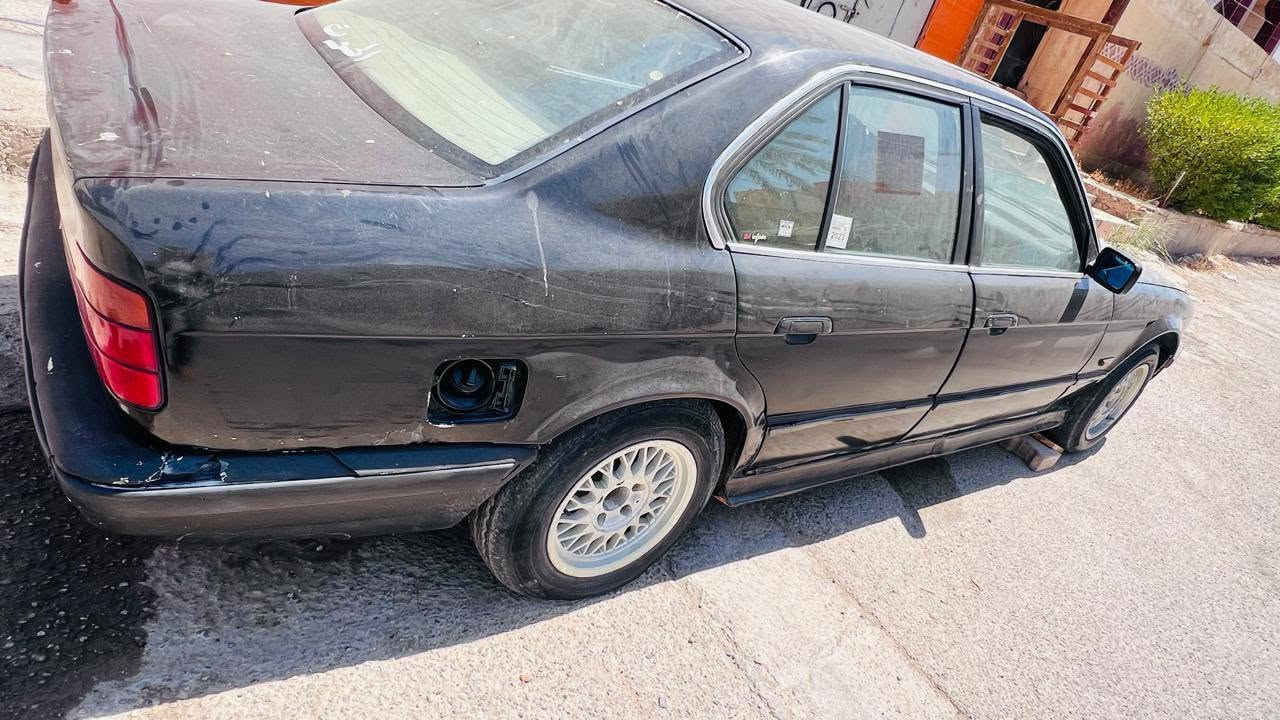 للبيع او مراوس
بي ام 520 مفتوح. سيارة تحتاج كور طاعجه ولف 
عندي بيها وكاله الك تحويل 

كير جترك  كهربائيات شغاله 

للعلم سيارة معمرة جديد 

عوزها ترتيبات بسيطه 

سعرها 29ورقه  
عنوان الانبار هيت 

***********
