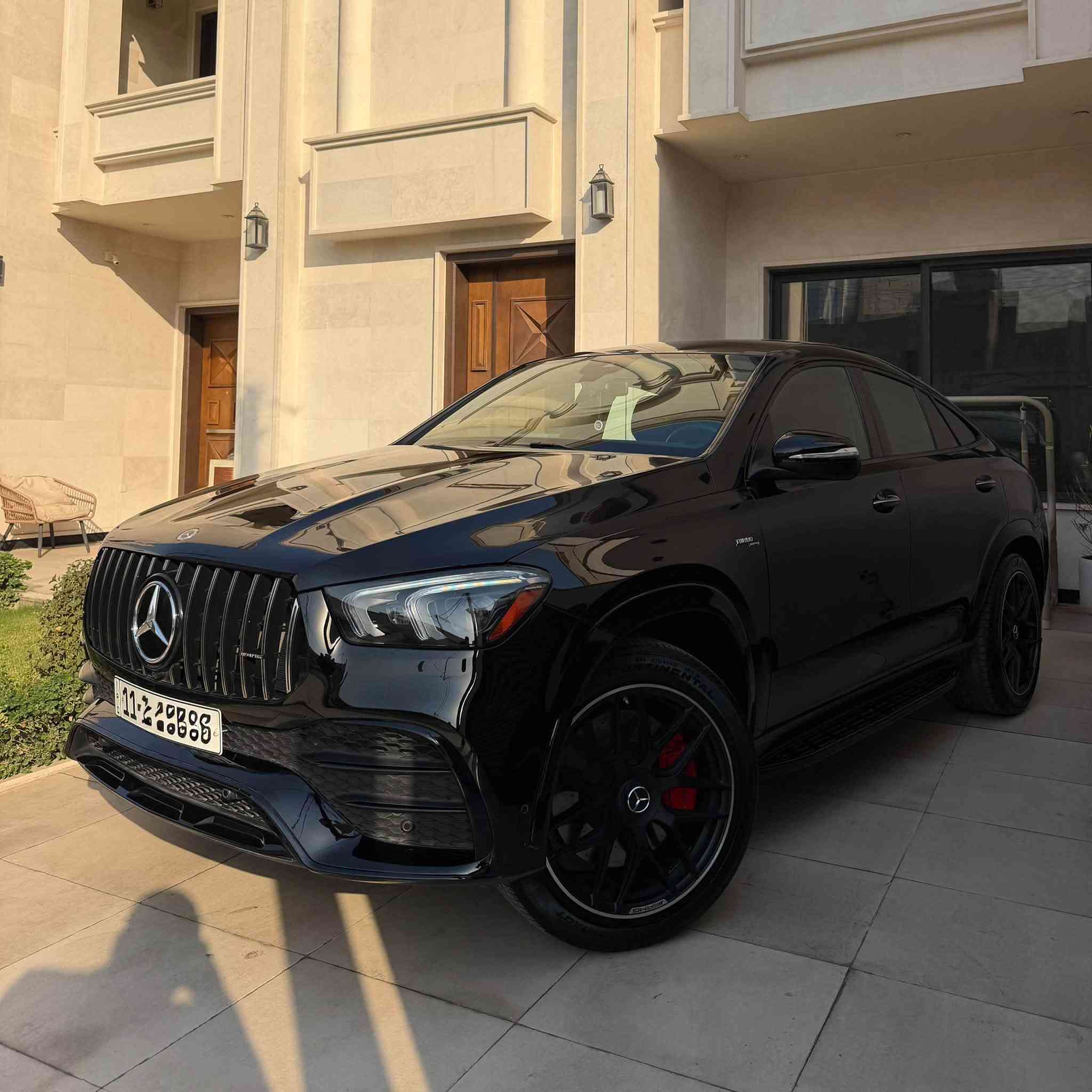 السلام عليكم
للبيع 

‏MERCEDES AMG GLE 53 4MATIC+ (2021)

وارد امريكي كلين تايتل ☑️

محرك 6 سلندر 3.0 AMG
توين توربو + EQ Boost
كير AMG Speedshift نمر 9 

نظام +4MATIC ذكي جداً يختلف حسب وضعية القيادة ويوزع الدفع حسب الطرق والحاجة
 لزيادة ثباتية السيارة 

مغلفة ppf بل كامل

لون أسود نايت بكج

رقم بغداد بأسمي تحويل مباشر

ماشية 58 ألف كيلو

مواصفات السيارة ⬇️

جكات تصعد وتنزل مع تحكم بوضعية الراحة
دواخل كاربون فايبر بلادي
داخل لون اسود ملكي مطرز بل خيط الاحمر والكنتارا مع شعارات الAMG
لايتات  Multibeam ذكية جداً ترحيب عند التشغيل و دوارة مع الستيرن
مقاعد أمامية كهرباء خزن تدفئة 
ستيرن AMG رجاج عند عبور الخطوط كهرباء وتدفئة
ساوند سيستم برومستر
منافذ شحن Type-c
صندوق كهرباء
اوتو بارك 
اوتو هولد
كامرات 360 درجة
رادارات 360 درجة
تحديد مسار
مانع تصادم 
قيادة ذاتية 
نقطة عمياء
إضاءة محيطية 64 لون
دوسات ترحيب AMG لد
فتحة سقف بانوراما
شاحن لاسلكي
حزام امان كهرباء + لون احمر
صوت اكزوز AMG طرب + بوب كورن اكتف فتح اغلاق
كاليبرات AMG لون احمر
5 وضعيات قيادة
ويل AMG حجم 21 تو سايز 
4 ثيمات متغيرة لعداد السيارة 

حالة السيارة وارد امريكي كلين تايتل
بدون ضرر بدون صبغ فقط 3 اماكن تعديل pdr بل نقل
باقي السيارة كفالة عامة شرط الدعاميات

محرك كير اكسل كاردن كهربائيات حدادية كفالة عامة   
من الخلل والفتح والتبديل 
سيارة جديدة وبدون نقص 

سعر السيارة 57,800$
مكان السيارة بغداد
للأستفسار *********** 📞

