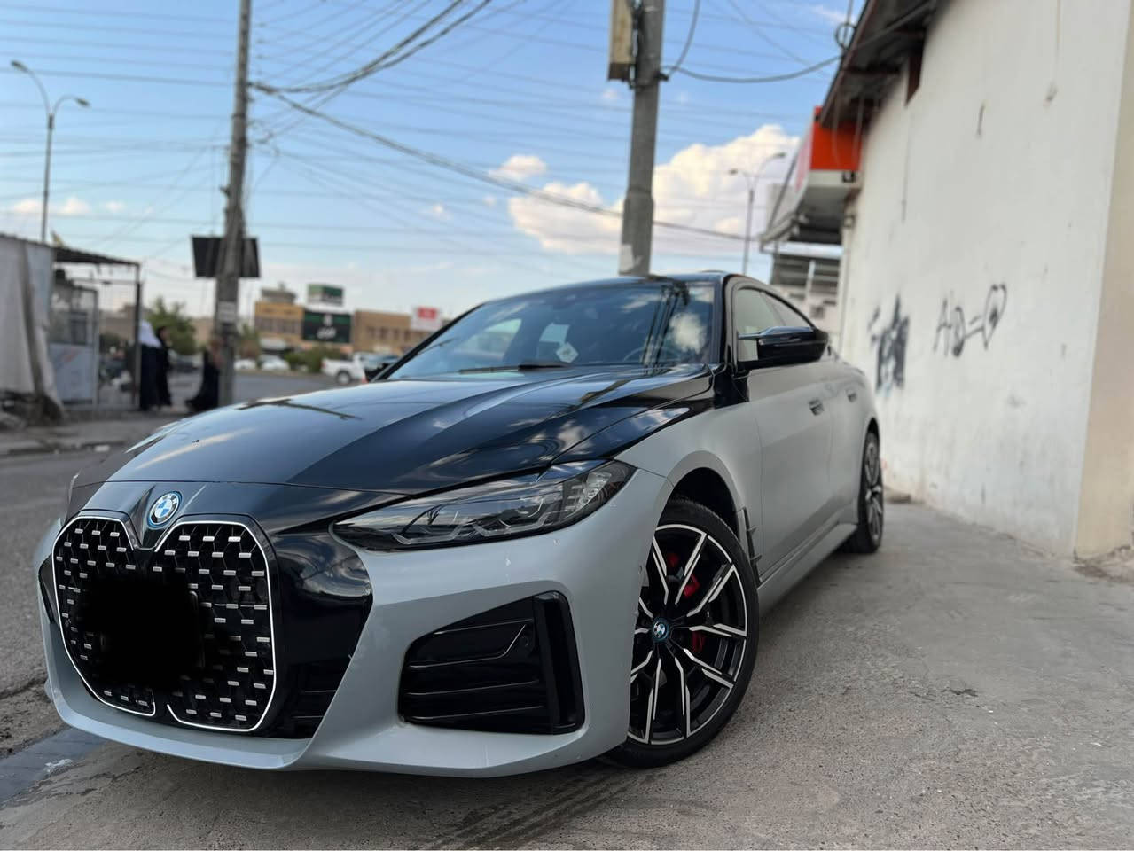 BMW i4 e drive 35 2024 M

🚘 BMW i4 eDrive35 2024 | بۆ فرۆشتن

⚡ مواسەفات:
• BMW i4 eDrive35
• ساڵی 2024
• تەواو کارەبایی ⚡
• موتورێکی کارەبایی
• هێز: نزیکەی 282 HP
• گێڕ: ئۆتۆماتیک
• Drive: Rear-Wheel Drive (RWD)
• باتری: 81.5 kWh usable
• مەودای شارژ: تا نزیکەی 430 km بە پێی شێوازی لێخوڕین و کەشوهەوا
• شارژی AC و DC
• پشتگیری DC Fast Charging
• شاشەی سەرەکی 14.9”
• شاشەی درایڤەر 12.3”
• BMW iDrive
• Apple CarPlay / Android Auto
• Bluetooth
• کامێرای پشتەوە
• Parking Sensors
• Electric Parking Brake
• Auto Hold
• Driving Modes: Comfort / Sport / Eco Pro
• فرمانی Multifunction
• سەندەلی پێشەوەی کارەبایی
• سیستەمی Climate Control
• Sunroof
• سیستەمی پاراستنی BMW و Safety Systems

🛠️ دۆخی سەیارە:
تەنها دعامی پێشەوە بۆ یاغە زیانی هەیە.
ئێرباگ سوکە و شان تەقیوە، سیستەمەکەش هەیە.

🔢 VIN: WBY43AW06RFS25571

💰 نرخ: 350$

📞 پەیوەندی:
***********
***********

⸻

🇮🇶 BMW i4 eDrive35 2024 – للبيع

⚡ المواصفات:
• BMW i4 eDrive35
• موديل 2024
• كهربائية بالكامل ⚡
• محرك كهربائي
• القوة: حوالي 282 حصان
• ناقل حركة أوتوماتيك
• دفع خلفي RWD
• بطارية 81.5 kWh usable
• مدى الشحن يصل إلى حوالي 430 كم حسب القيادة والطقس
• شحن AC و DC
• دعم الشحن السريع DC
• شاشة وسطية 14.9 إنش
• شاشة سائق 12.3 إنش
• نظام BMW iDrive
• Apple CarPlay / Android Auto
• Bluetooth
• كاميرا خلفية
• حساسات اصطفاف
• فرامل يد كهربائية
• Auto Hold
• أوضاع قيادة Comfort / Sport / Eco Pro
• مقاعد أمامية كهربائية
• Climate Control
• فتحة سقف
• أنظمة أمان ومساعدة من BMW

🛠️ حالة السيارة:
الضرر في الدعامة الأمامية فقط للصبغ، مع ضرر بالإيرباغ والجانب حسب الحالة المذكورة.

🔢 رقم الشاصي VIN: WBY43AW06RFS25571

💰 السعر: 350$

📞 للاتصال:
***********
*********** أربيل, العراق

