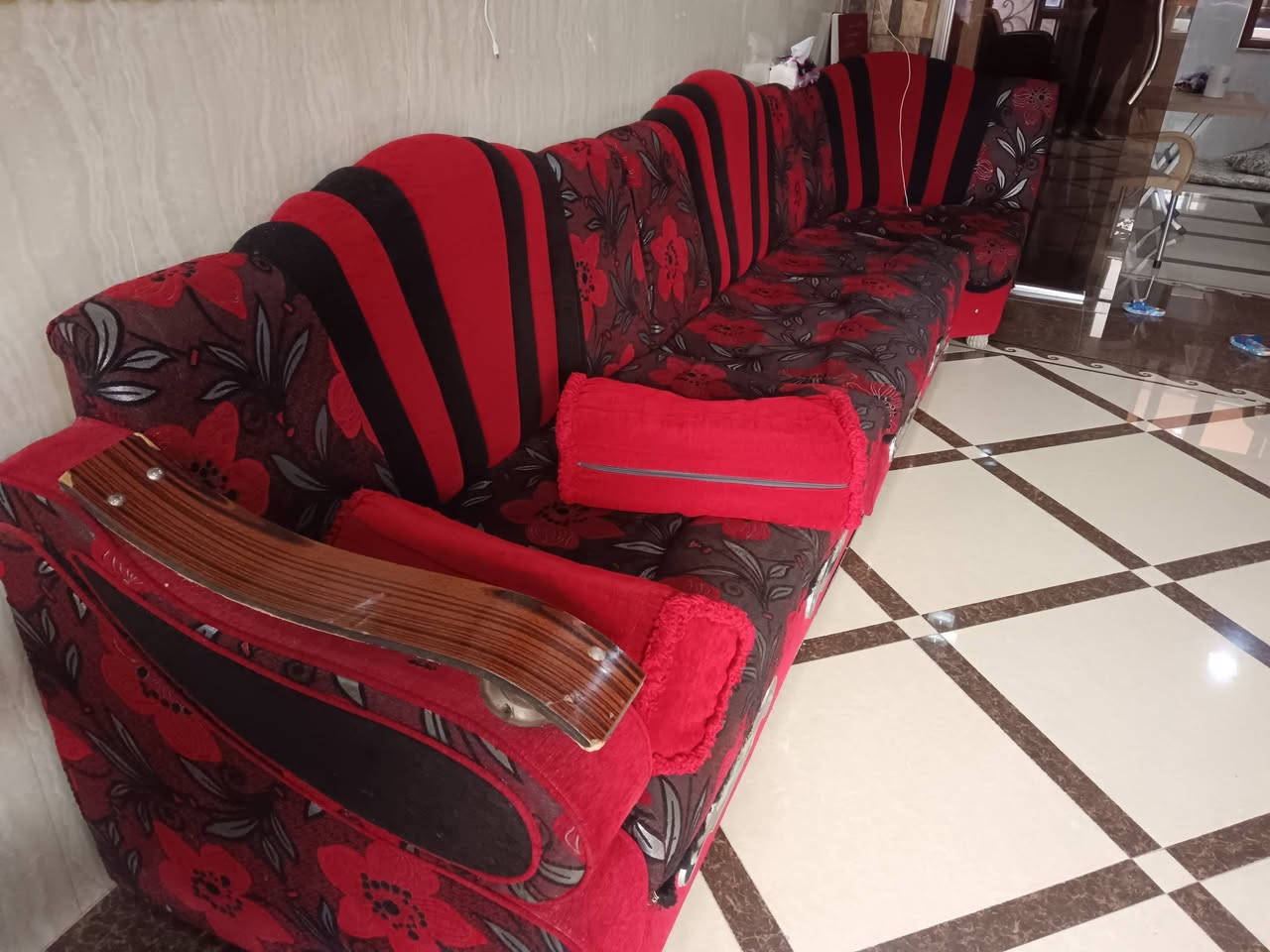 خزائن • ديكور • اتصال