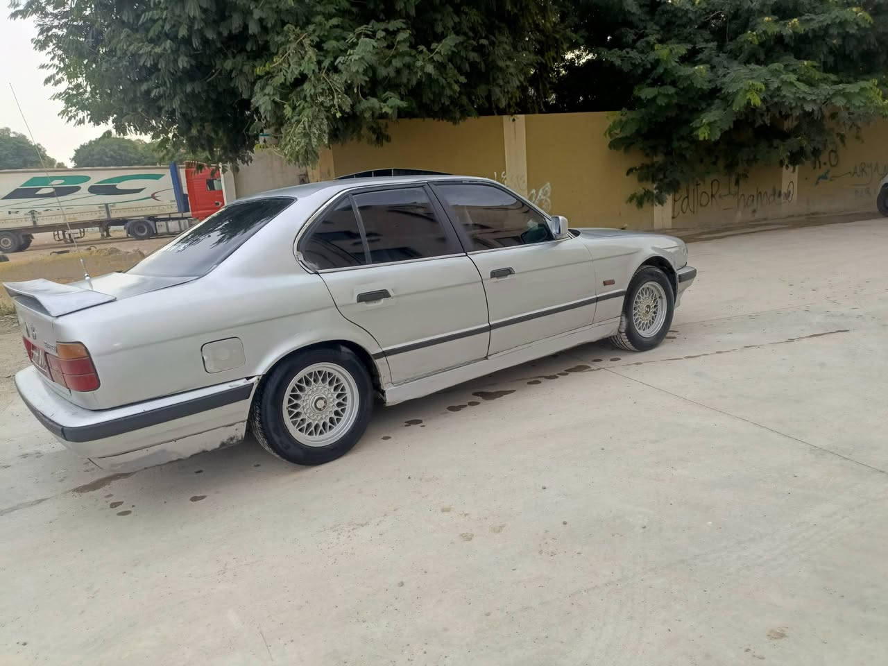 بي ام 525 • ١٩٩١ • كامل