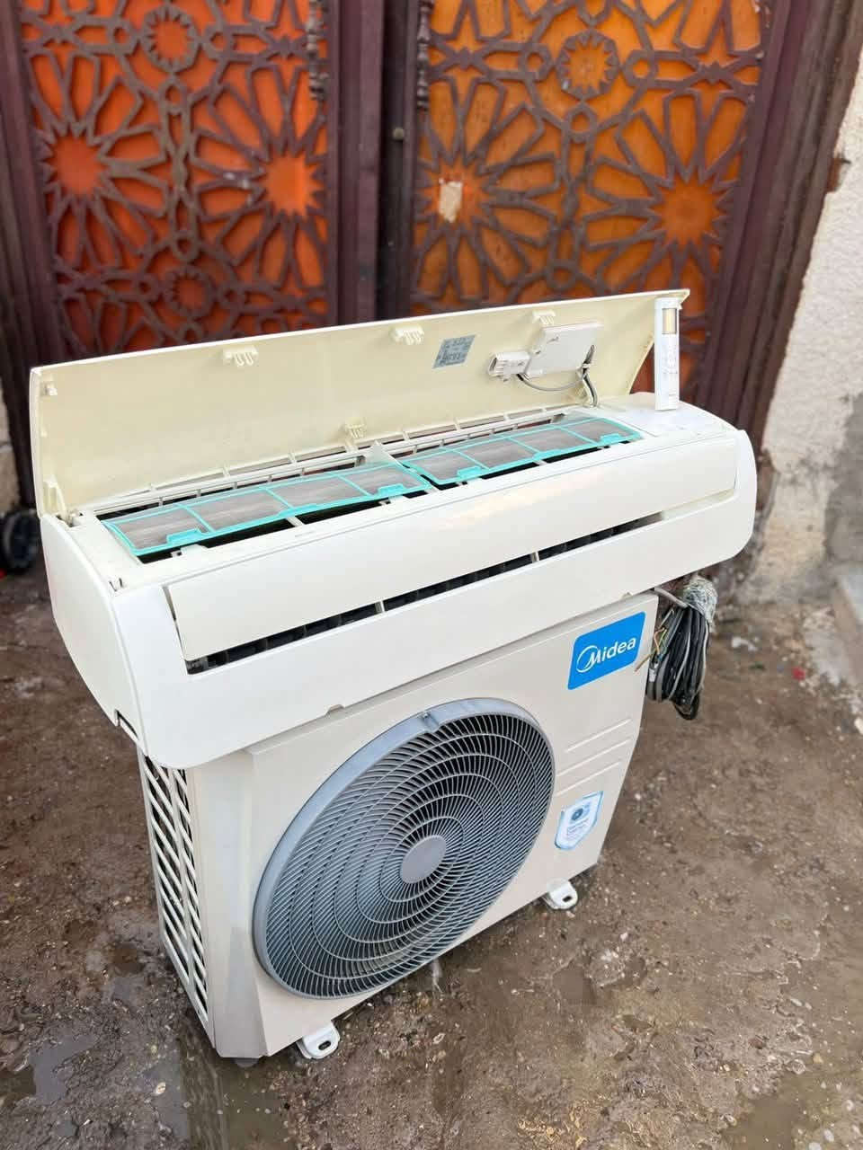 السلام عليكم اخوان سبلت للبيع نوع ميديا طنين الاصلي السبلت بعده جديد مستعمل قليل نظافه 90/100 دبل راديتر ماطور  بلادي كامل مكمل غاز مفول وعل فحص  تبريده ثلج ☃️❄️🧊 تدفئه نار 🔥🐦‍🔥❤️‍🔥 السبلت راديتراته بعدهن صفر السبلت مغسول وجاهز بس شد السبلت كلشي يشتغل بي حساسات موزعات السبلت مع كامل ملحقاته بواري جديد بل كارتون  وايرات ريمونت السبلت بلادي مكفول من فتحت البرغي
السبلت تاخذه من باب بيتي وبي ضمان 
الميديا معروف بتبريده وتدفعه
السعر : 375 وبي مجال كلش بسيط 
للاتصال : ***********
الموقع : بغداد شارع فلسطين
