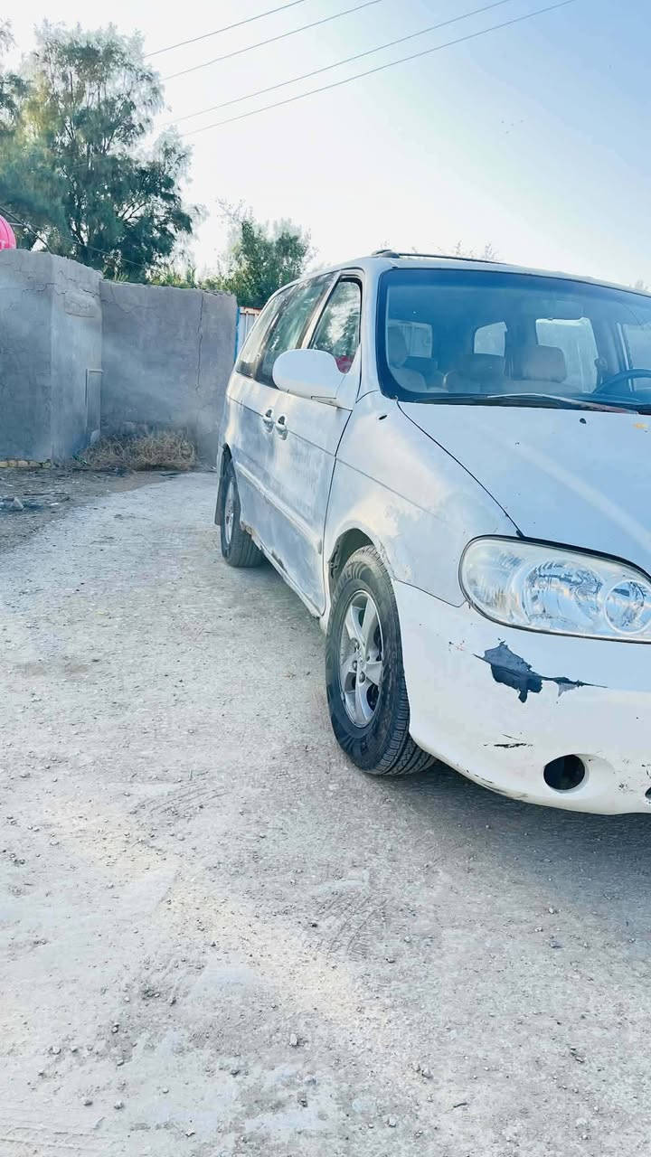 كيا ڪرنفال 7 راكب 
2002محدث 2005 
كير اوتماتيك كاز بم ونوزل 
محرك مدكه 
رقم بغداد الماني مشروع وطني
مكان سماوه (بيع او مراوس) 
*********** 
***********
