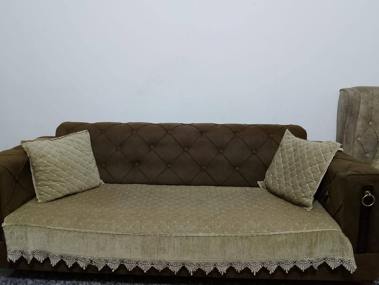 السعر 200 وبي مجال
العنوان  بغداد ناحيه الوحده قرب مجمع ريحانه حك الجية ***********
