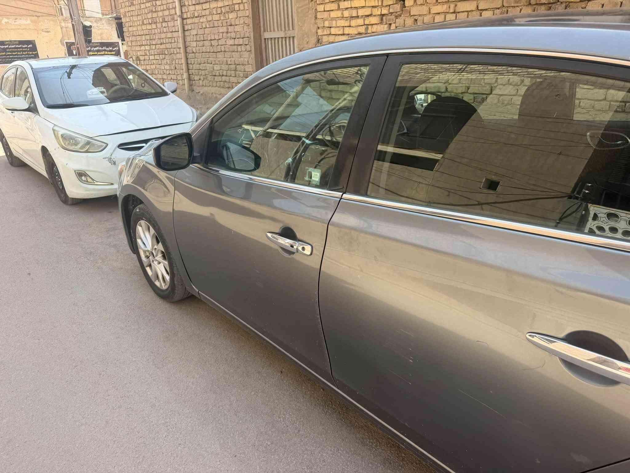 نيسان سنترا 
محرك ١٨٠٠
وارد امريكي 
بيها فقط قبق جنطه امبدل
وبدنه الخليفه بيها ضربه خفيفه
جدا بدون شواصي بدون ارباك
محرك وكير مكفول
فتحه 
بيها جراد بسيط بل قماره
اربيل وكاله وتحويل عادي
وبيها طخات بسيطه 
موديلها ٢٠١٧
تبريد شغال وكلشي شغال بيها 
ع بلاد
رايدها ٩٧ ورقه 
لمزيد الاتصال ***********

