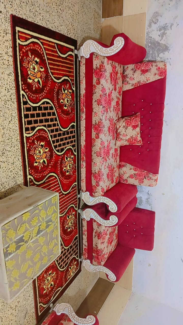 تخم تسگام • ١٠ مقاعد • خشب ثگيل