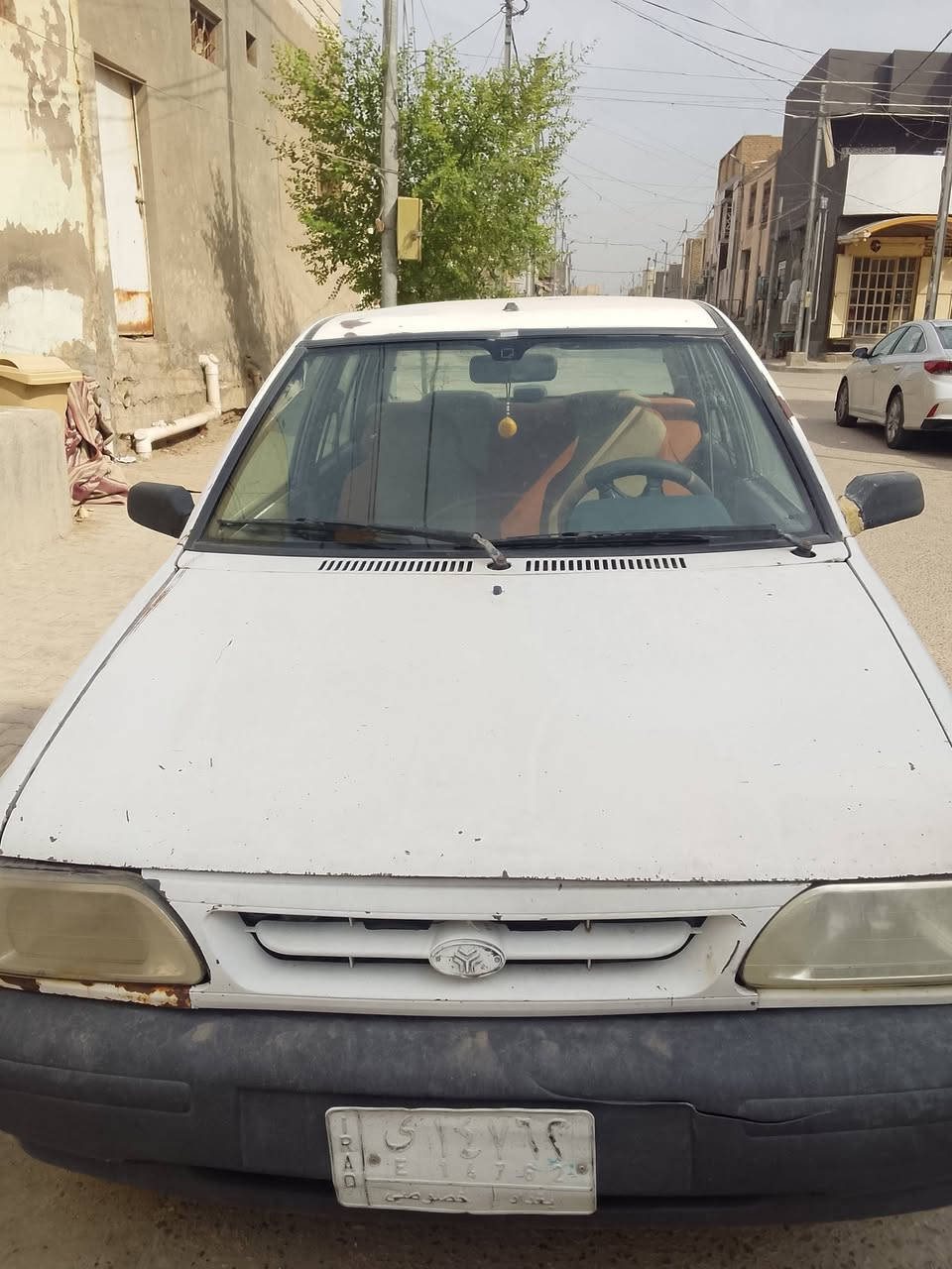 ٢٠١٠ • أبيض • عليها غرامات