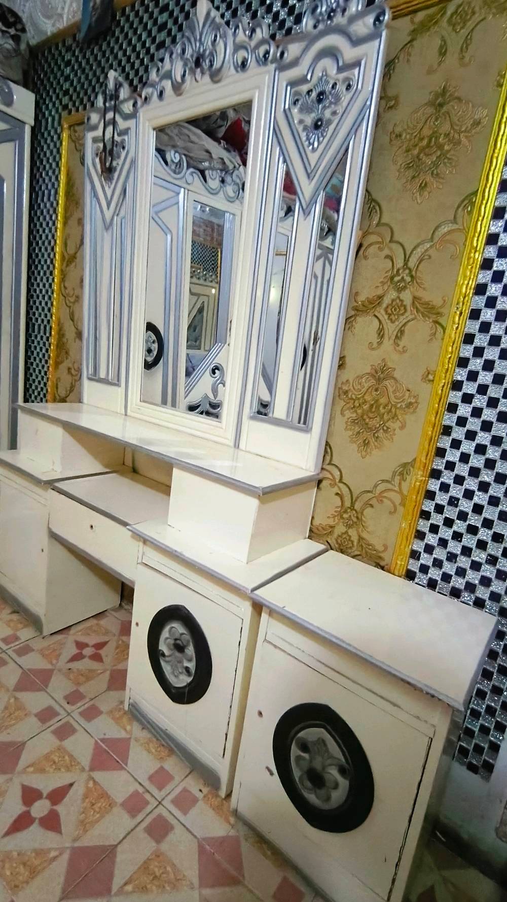 غرفة عراقية • تصميم تركي • المجر الكبير